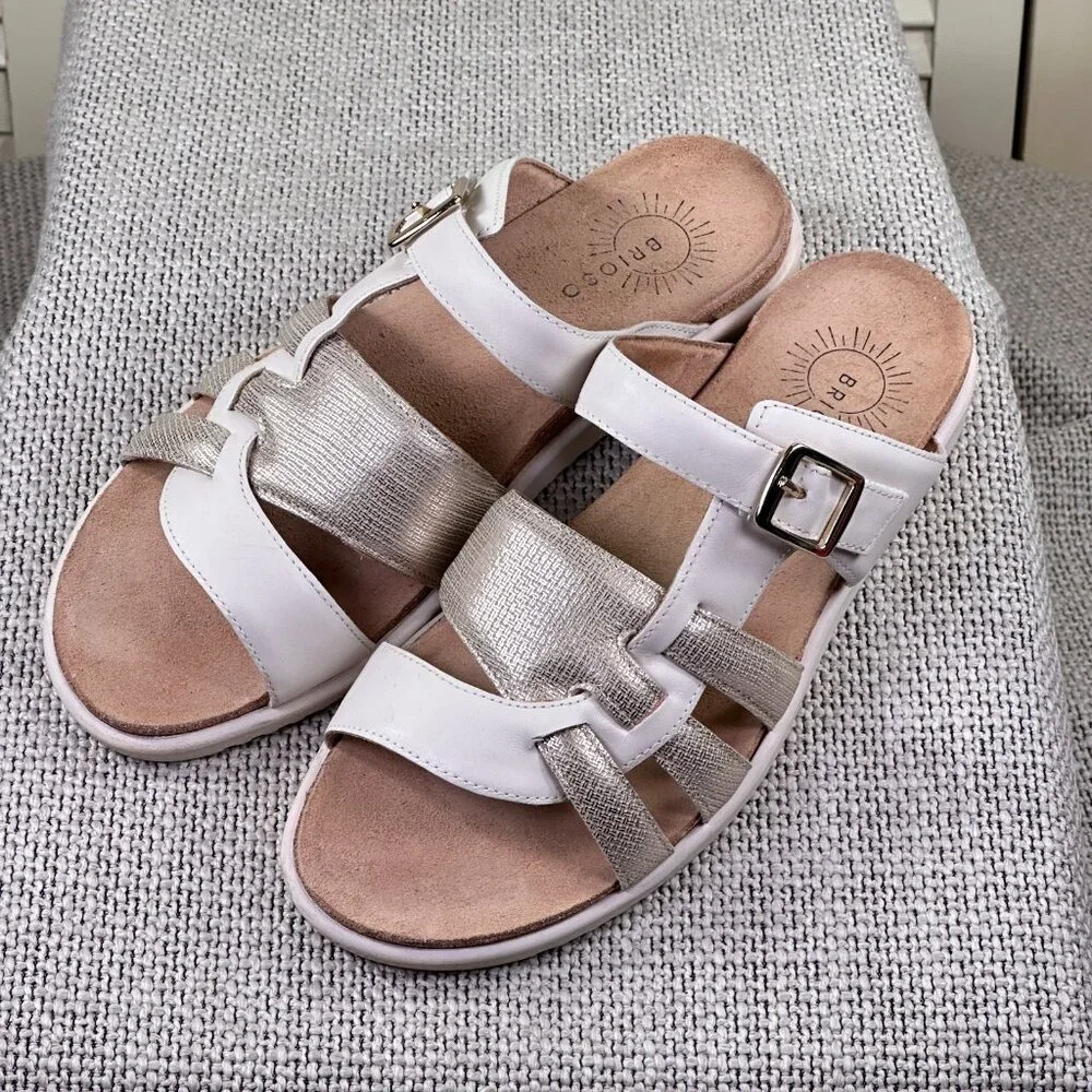 Brioso Jordyn White & Gold Leather Comfort Sandals – Womens Size 9.5 (MSRP $110)